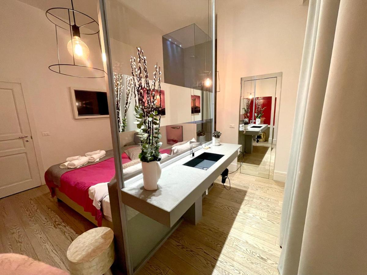 Xenia Luxury Rooms เรจโจ ดี คาลาเบีย ภายนอก รูปภาพ